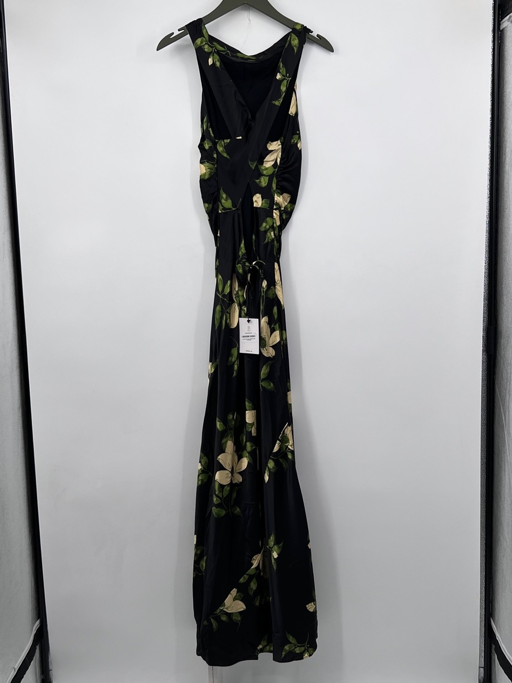 Reformation Anaiis Silk Dress-MOOD FOR
LOVE size 6 NWT BLACK SILK DRESS - Picture 9 of 12